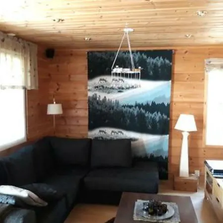 Holiday home Holiday Tunturihuhta 2 *